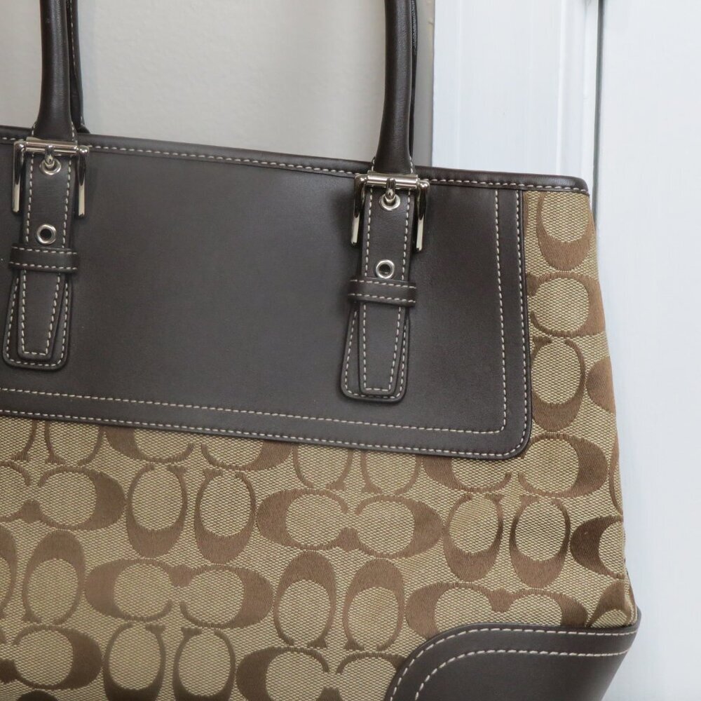 COACH Signature Bag - Picture 2 of 8